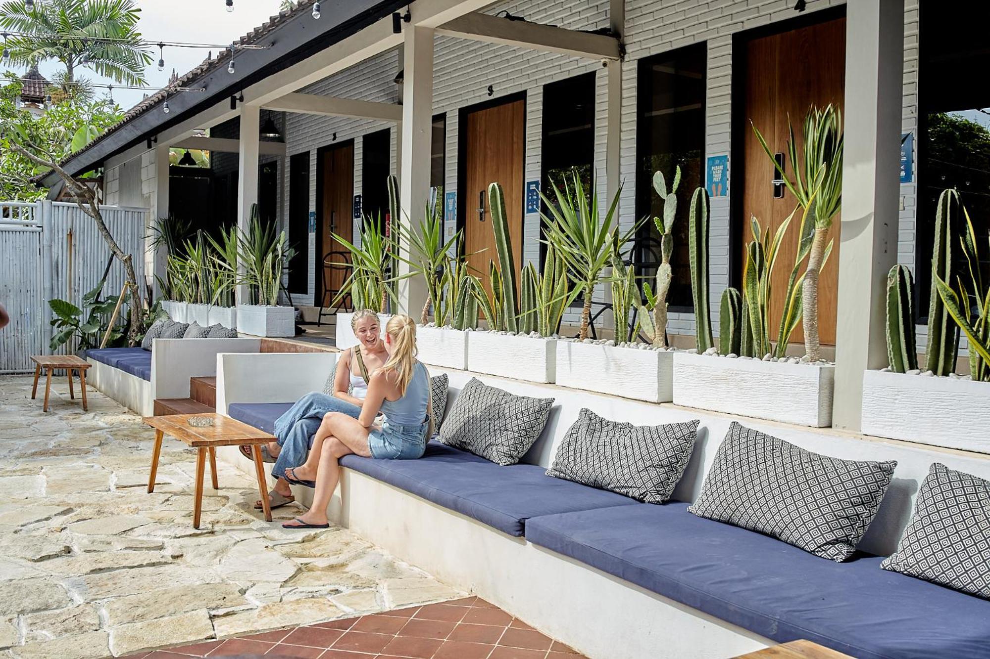 Lay Day Hostel Canggu Εξωτερικό φωτογραφία